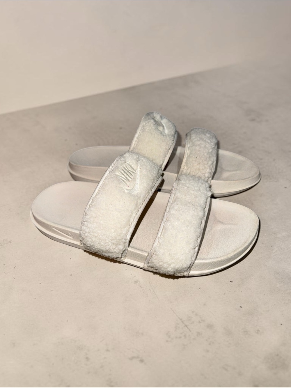 Nike Offcourt Duo Sherpa Slide Athletic Sandal White Women's Size 8